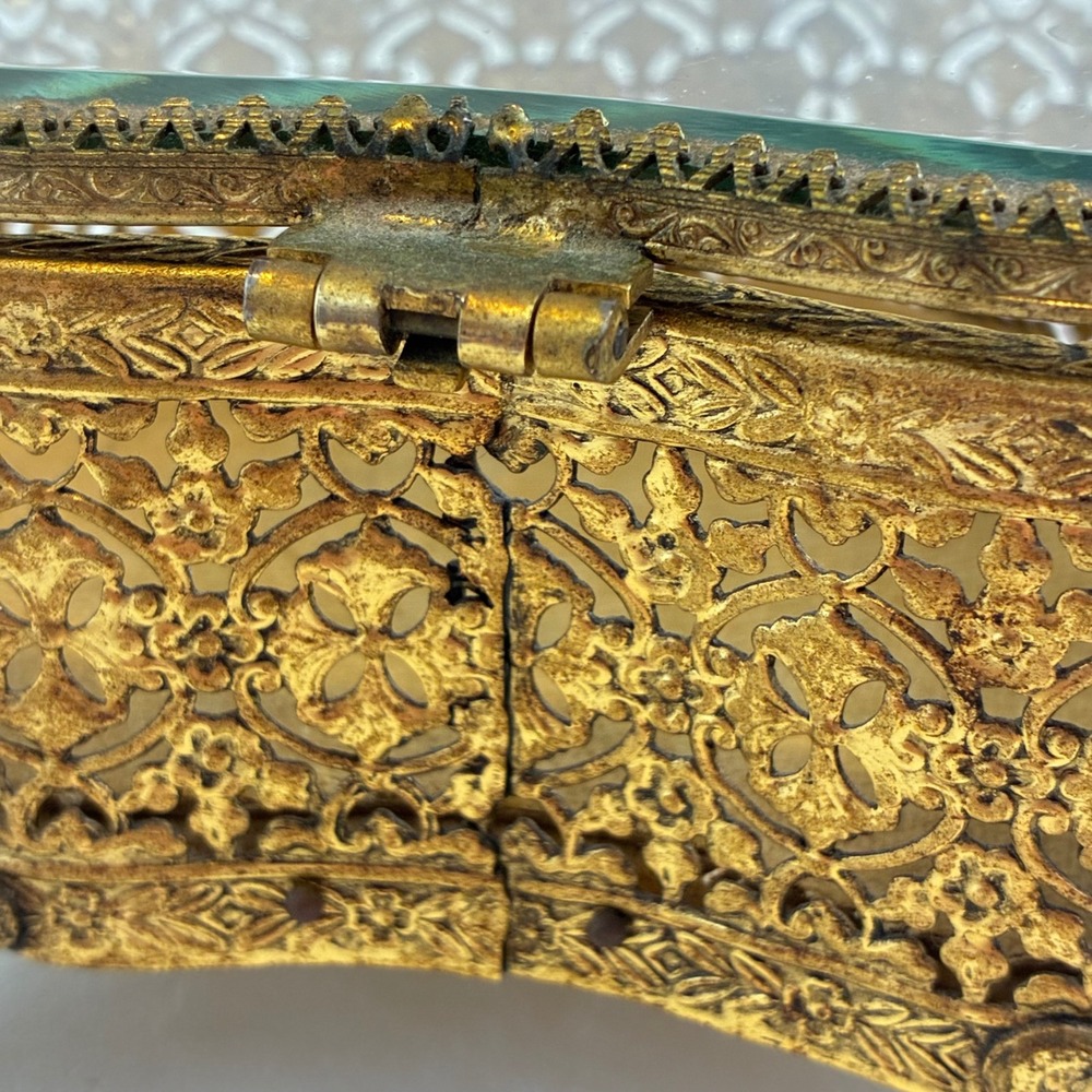 Vintage Gold Tone Heart Shaped Jewelry Box Ormolu Filigree Glass Lid Footed - Picture 13 of 16